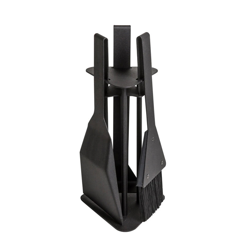 Aduro Peissett proline 3 består av kost, spade og ildraker